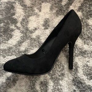 Forever 21 Shoes - Forever 21 Black Faux Suede Heels 8.5 Forever 21 Shoes - Forever 21 Black Faux Suede Heels 8.5